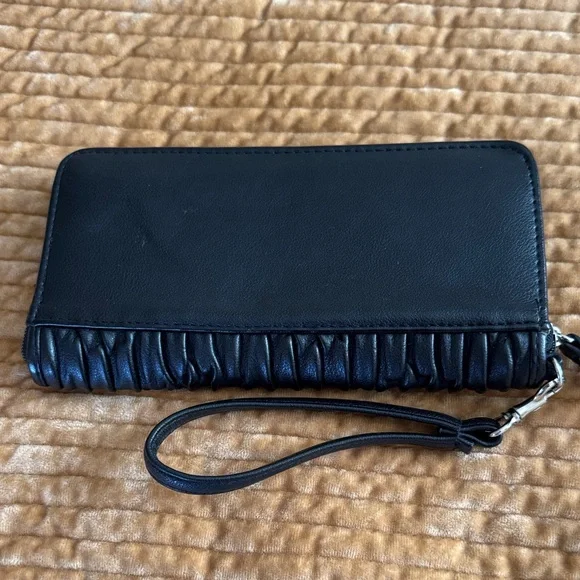 Jessica Simpson Black Textured Wristlet Wallet - Picture 2 of 6